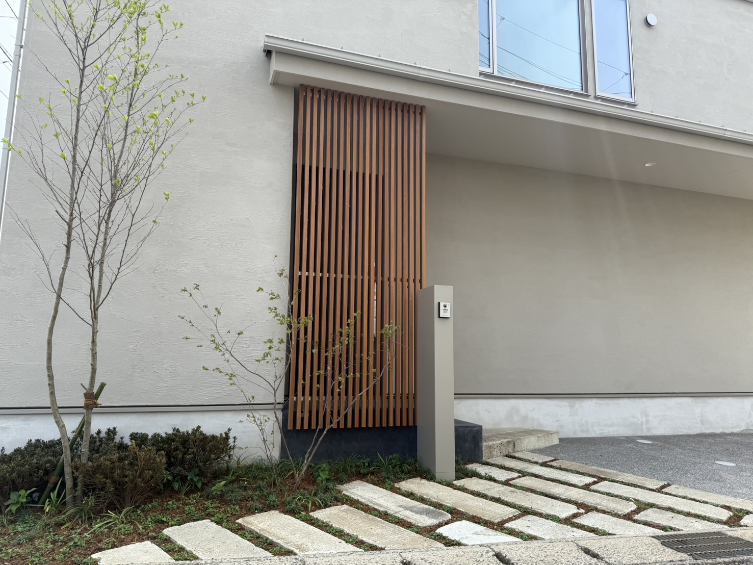 『千葉市 外構施工例』都会の中の柔らかな繋ぎ